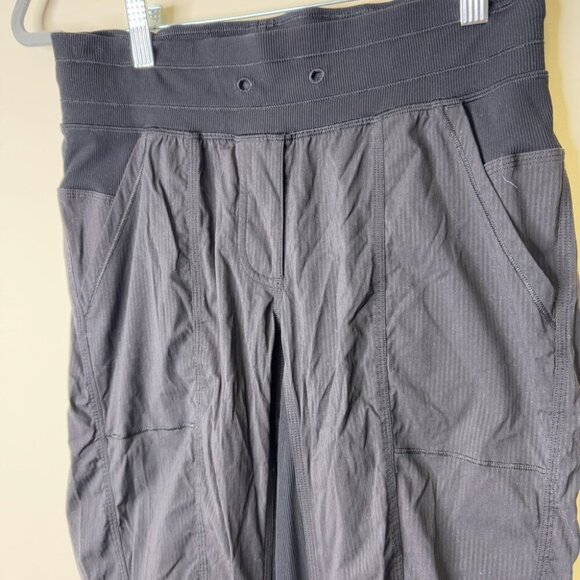 Lululemon Dance Studio Mid-Rise Elastic Waist Cropped Black Relaxed Pants Size 6 - Picture 4 of 12